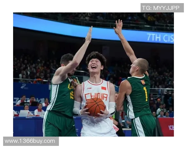 中国蓝队迎战立陶宛篮球强队期待精彩对决展现实力与风采